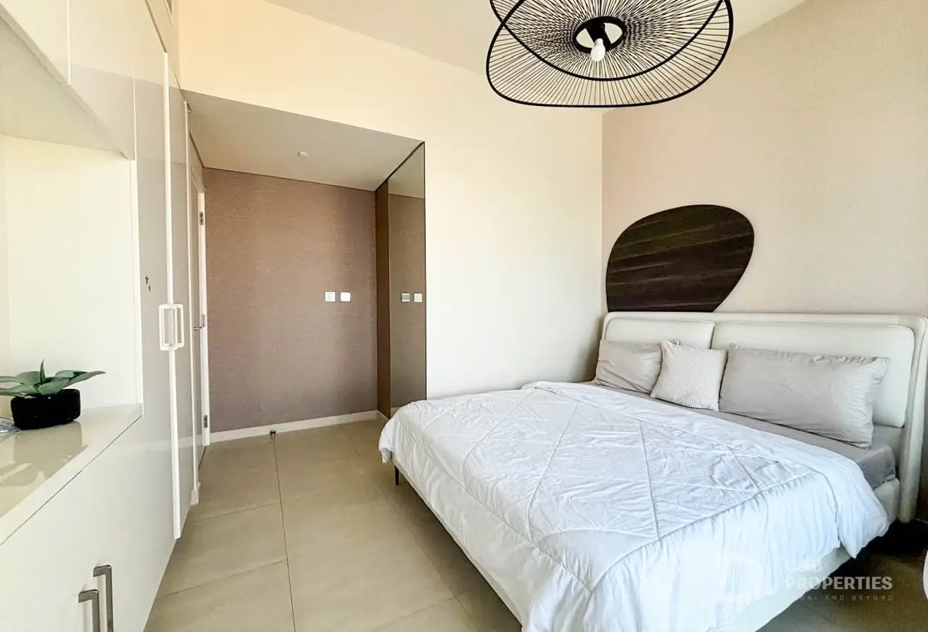 BURJ KHALIFA VIEW | NEGOTIABLE | MAID ROOM