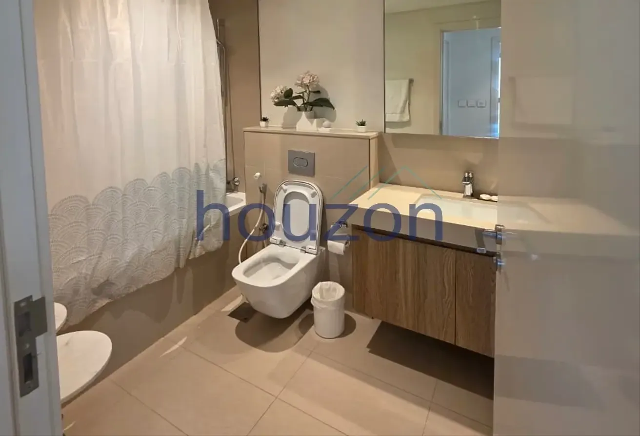 Luxury | Spacious | Fully Furnished | Vacant