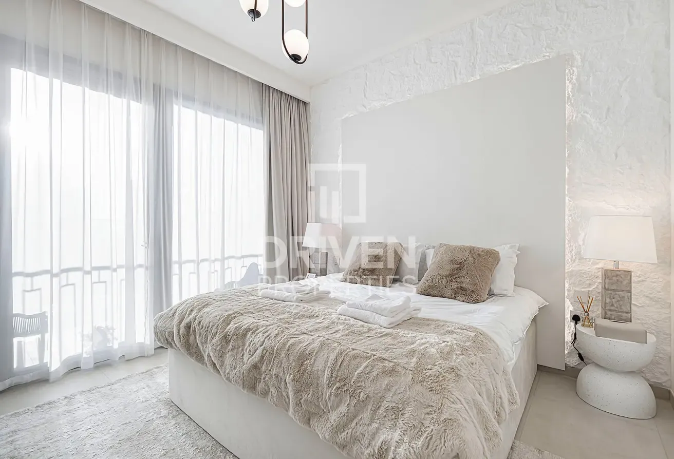 Burj Khalifa View | Vacant | Broad Layout
