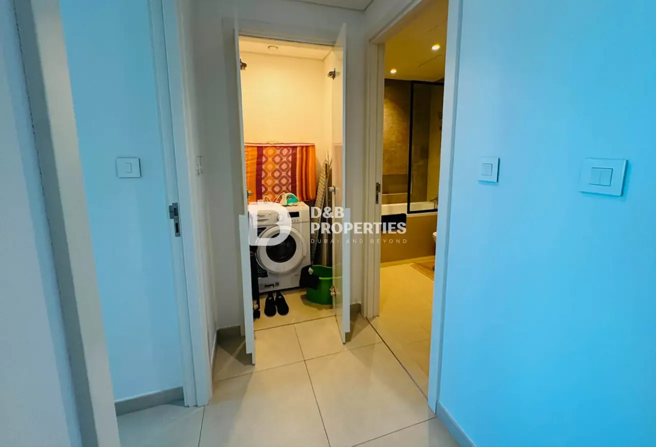 Bright and Airy | Fully Furnished | Immaculate