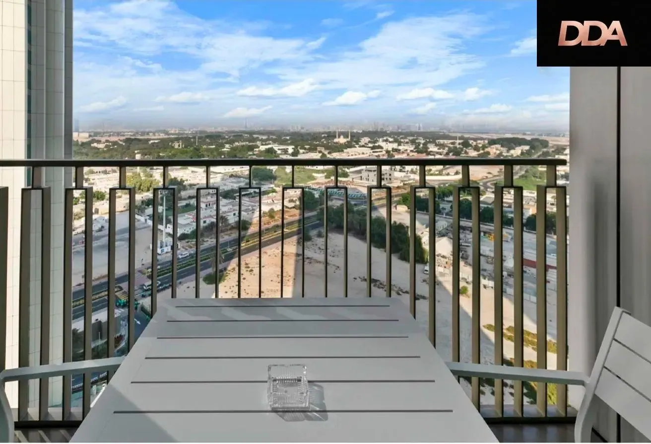 LUXURY LIVING | SKYLINE VIEWS | PRIME DOWNTOWN