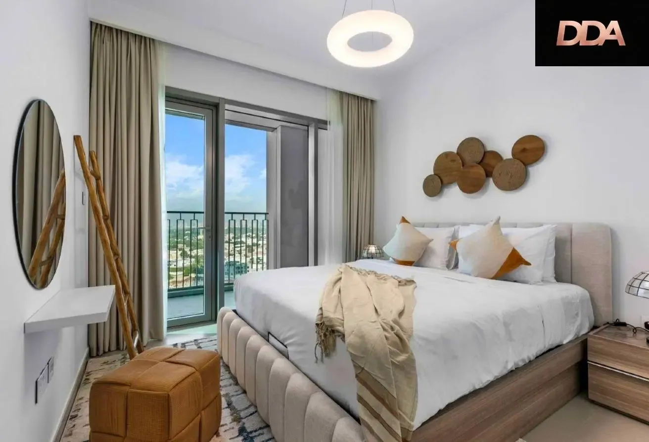 LUXURY LIVING | SKYLINE VIEWS | PRIME DOWNTOWN