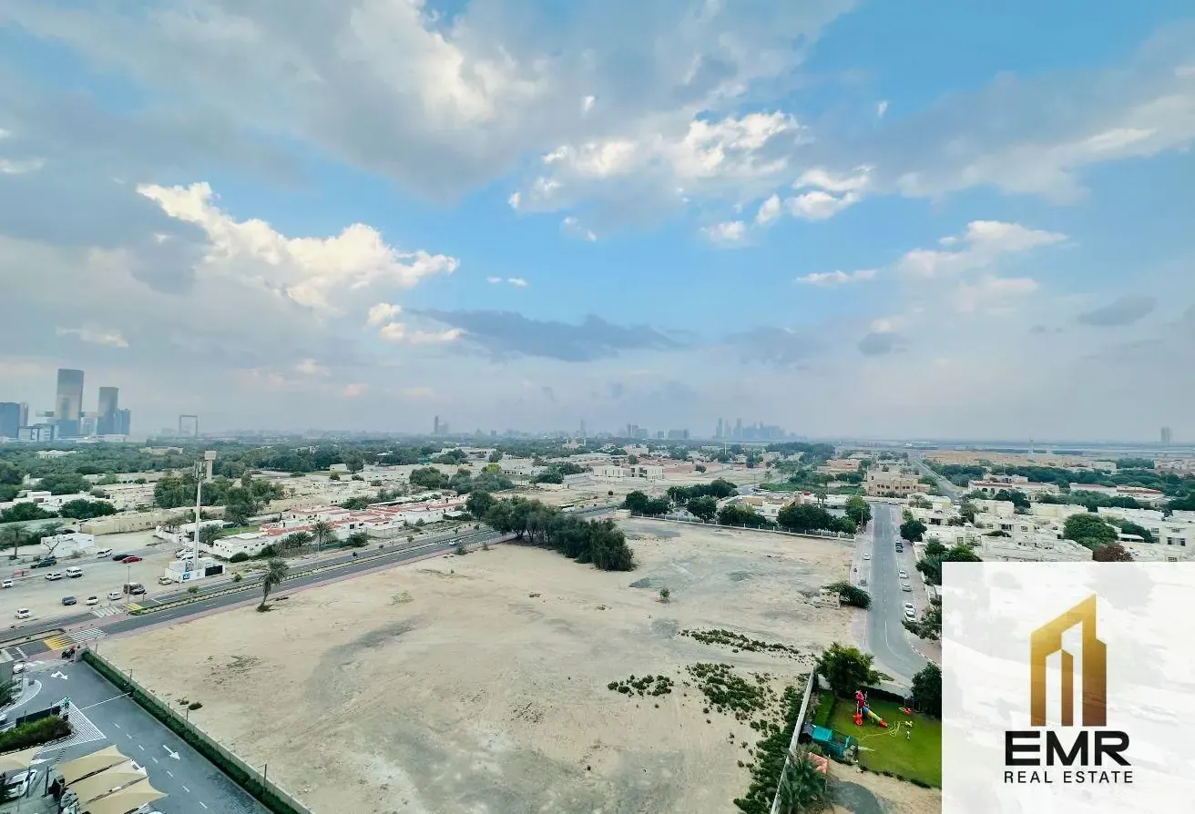 Spacious 2BR Near Downtown Dubai