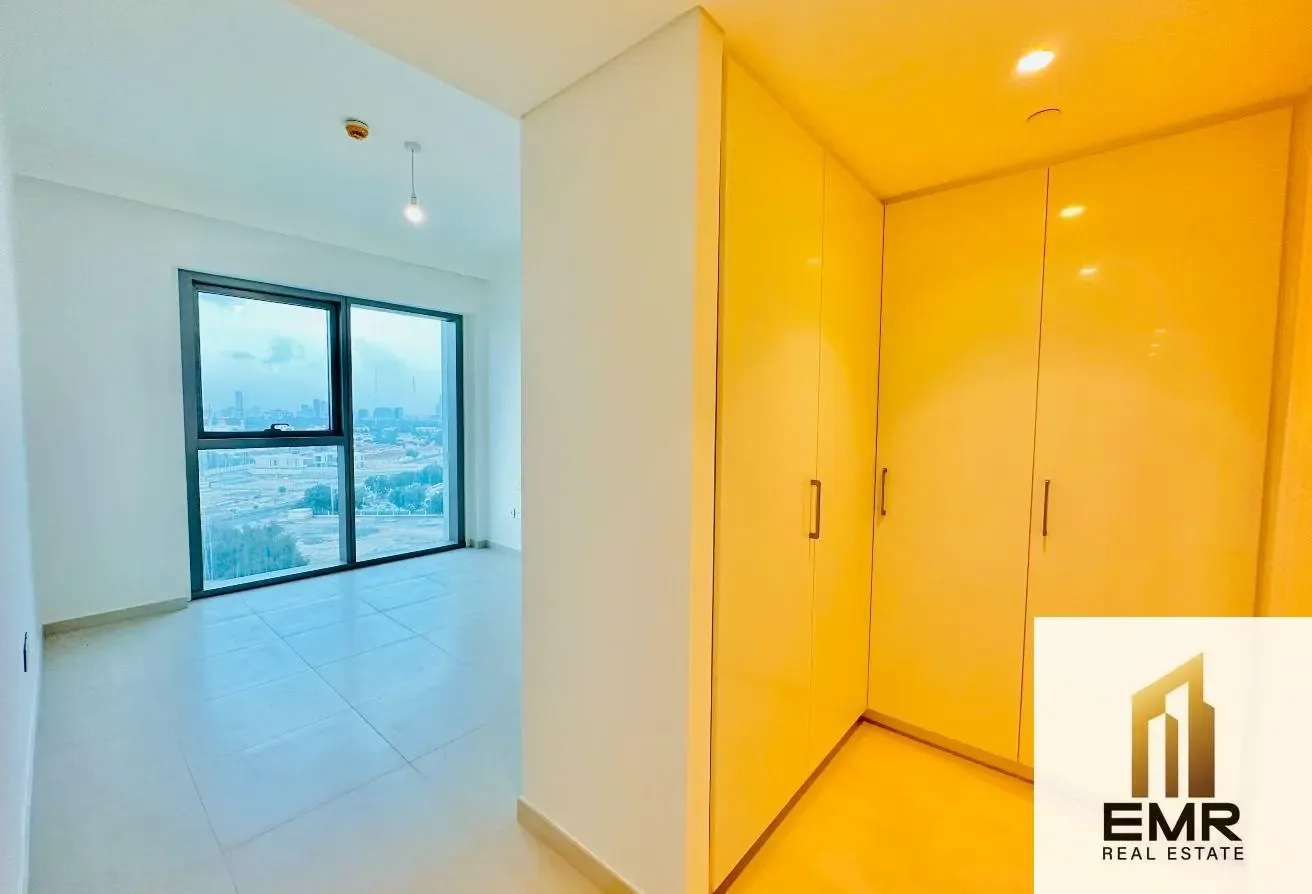 Spacious 2BR Near Downtown Dubai