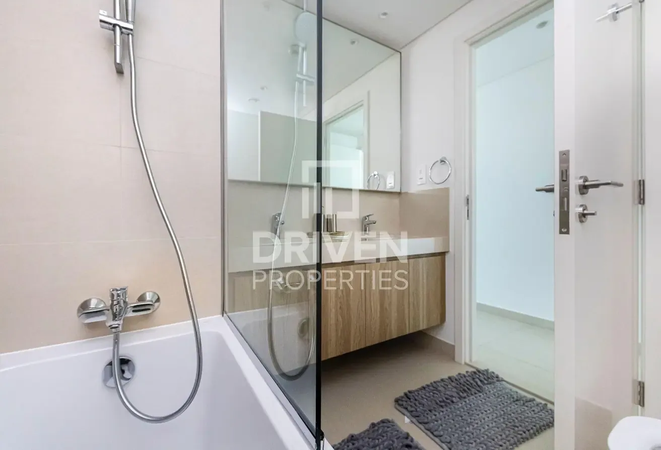 Ready to move in | Corner Unit | Zabeel View