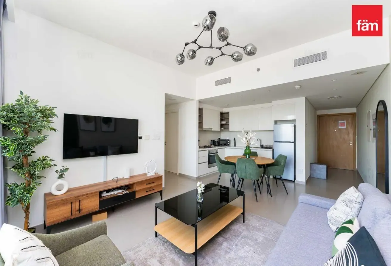Fully Furnished | Mid Floor | Vacant