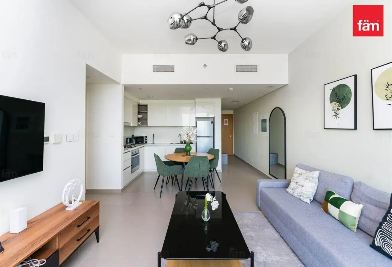 Fully Furnished | Mid Floor | Vacant