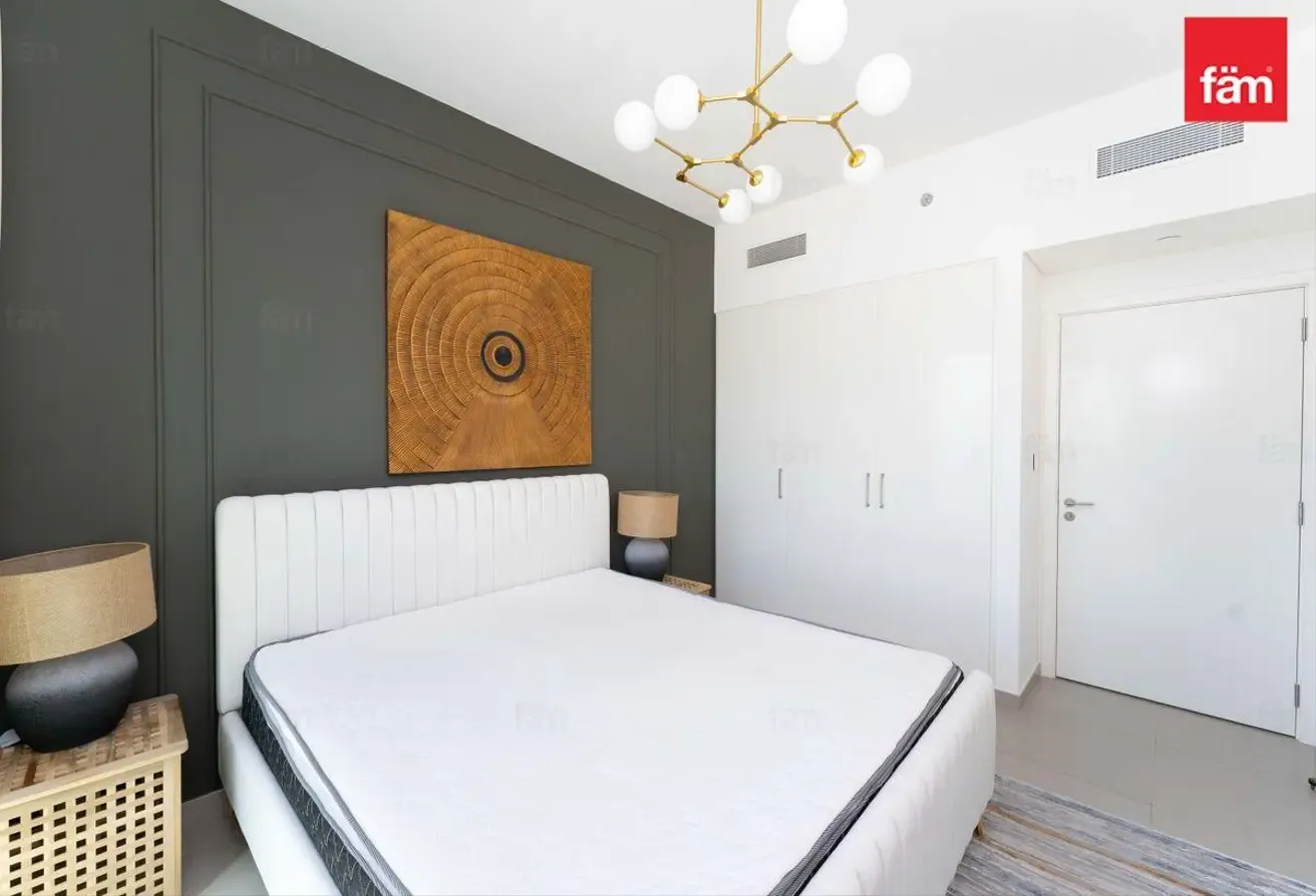 Fully Furnished | Mid Floor | Vacant