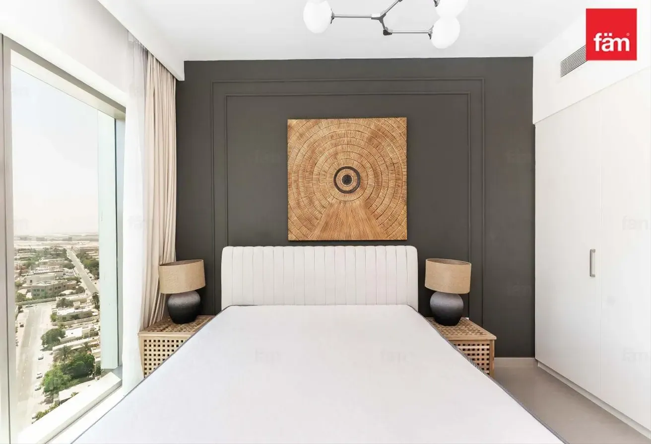 Fully Furnished | Mid Floor | Vacant