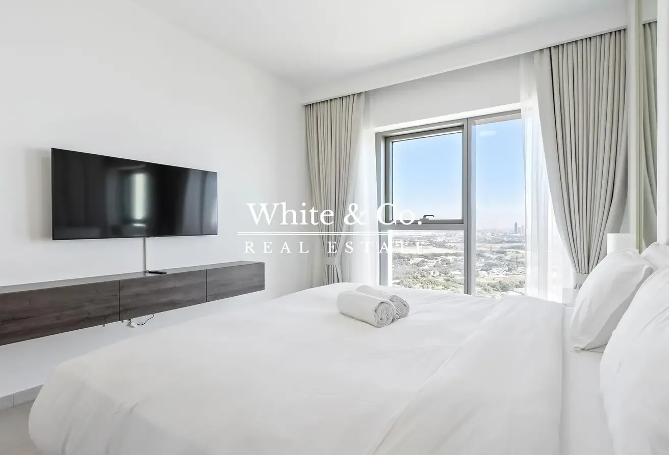 Vacant Now | Spacious | Luxury Furnishing