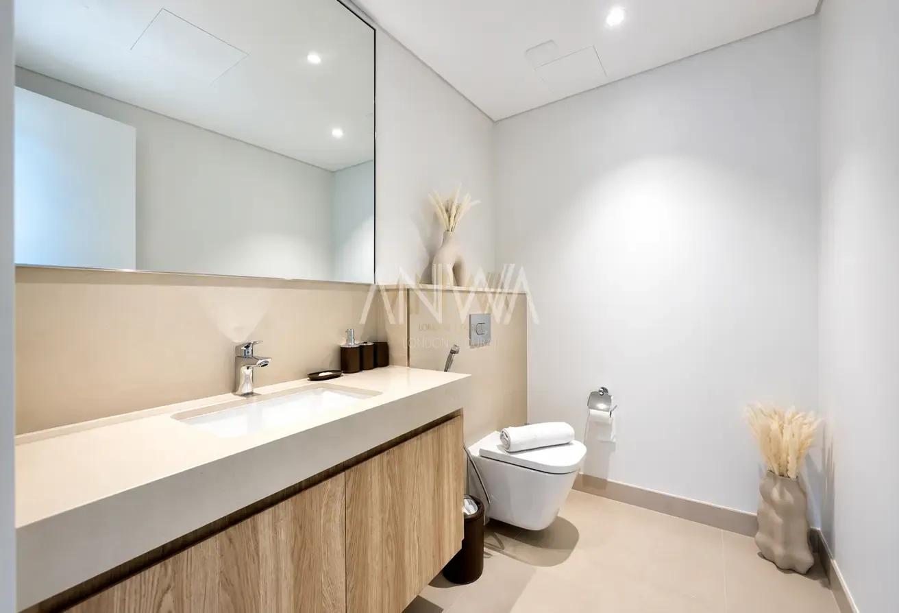 Luxury 3BR | Huge Layout | Walk to Dubai Mall