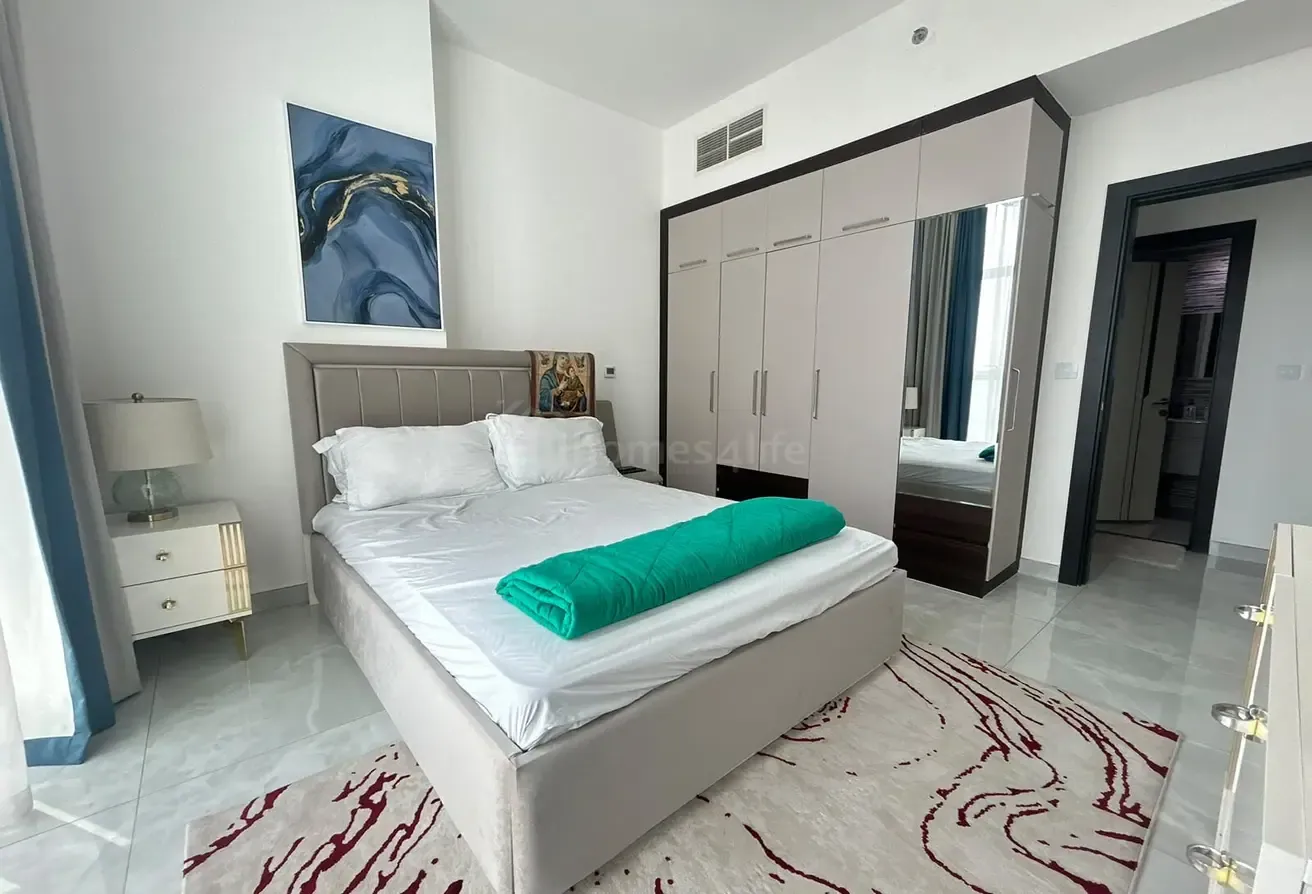 Fully Furnished | 2BR + Study | Near Metro