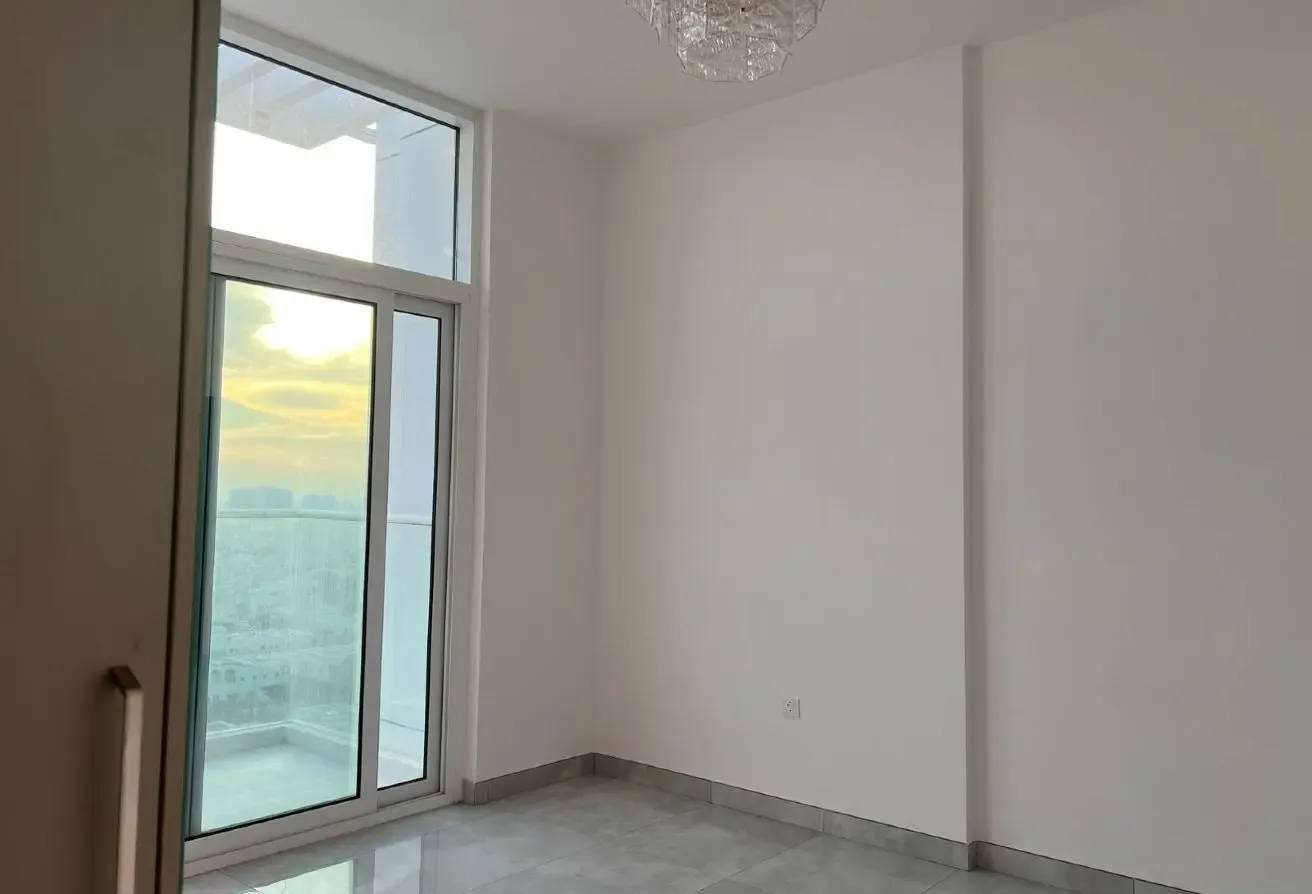 Townhouse view | 3 min walking distance to metro