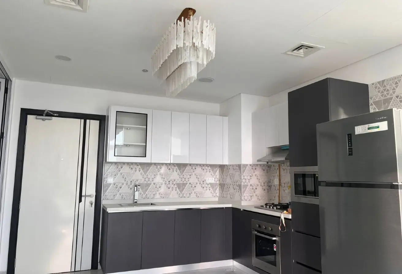 Townhouse view | 3 min walking distance to metro