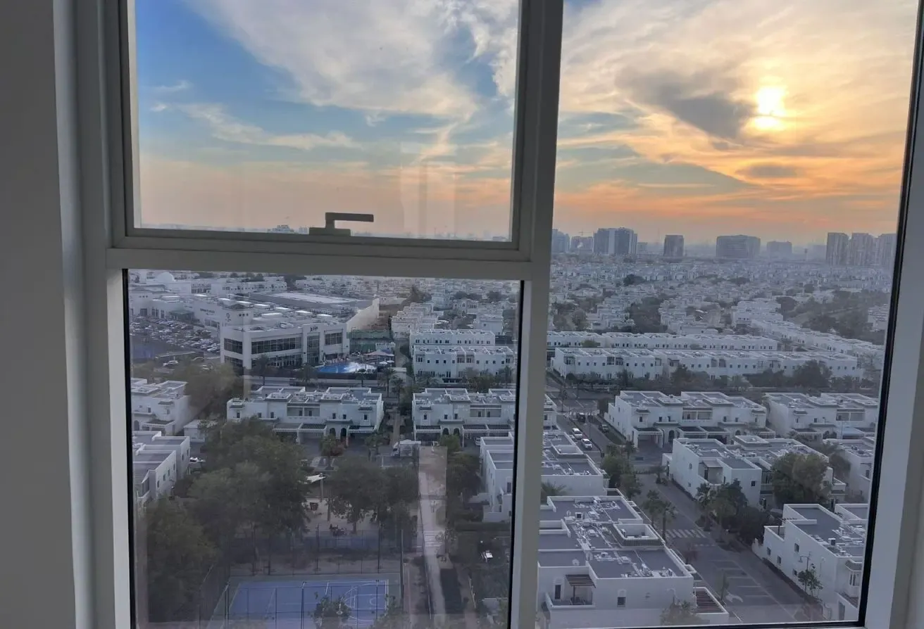 Townhouse view | 3 min walking distance to metro