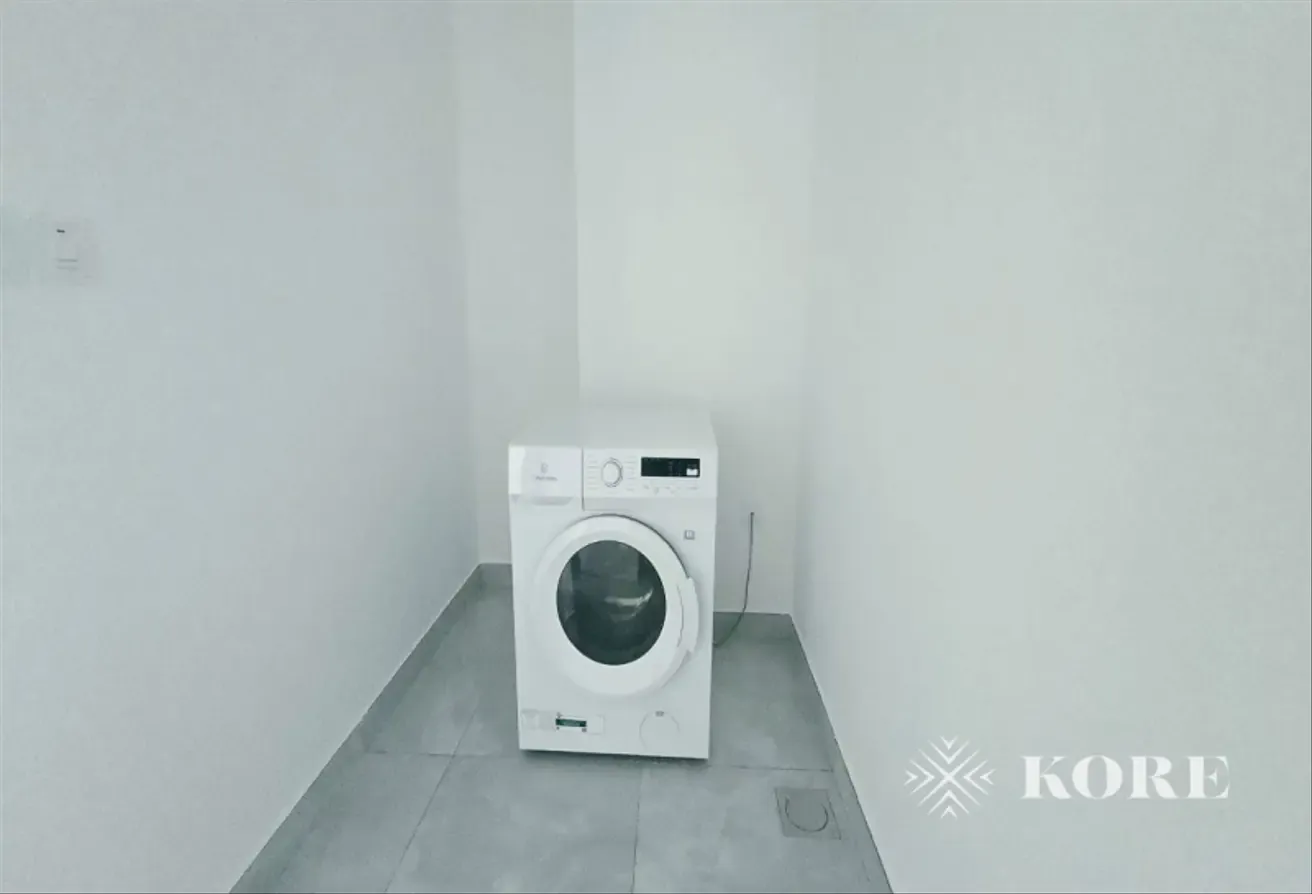 Near Metro| Corner Unit | Ready To Move
