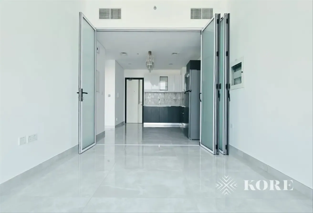 Near Metro| Corner Unit | Ready To Move