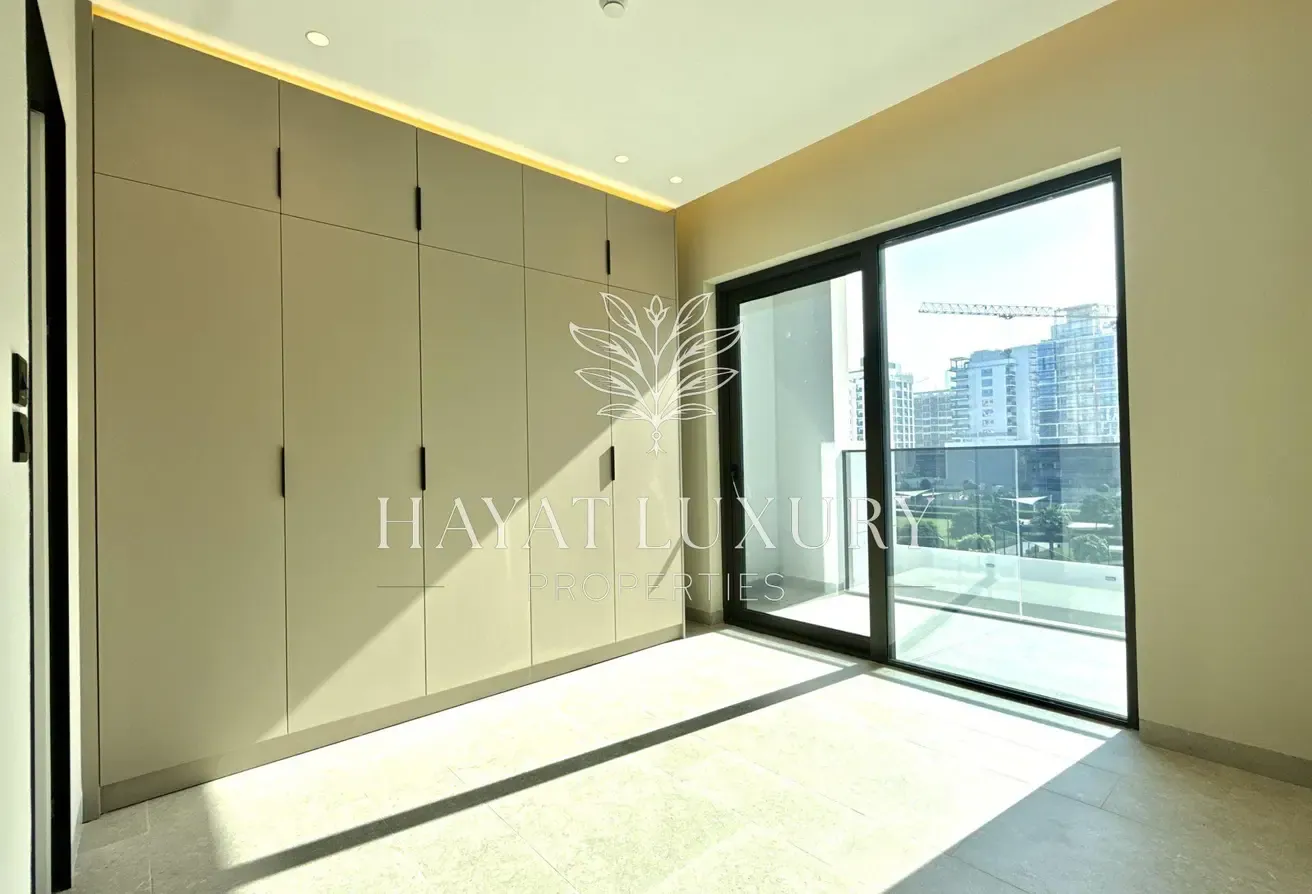 Park View | Brand New | 6 Cheques