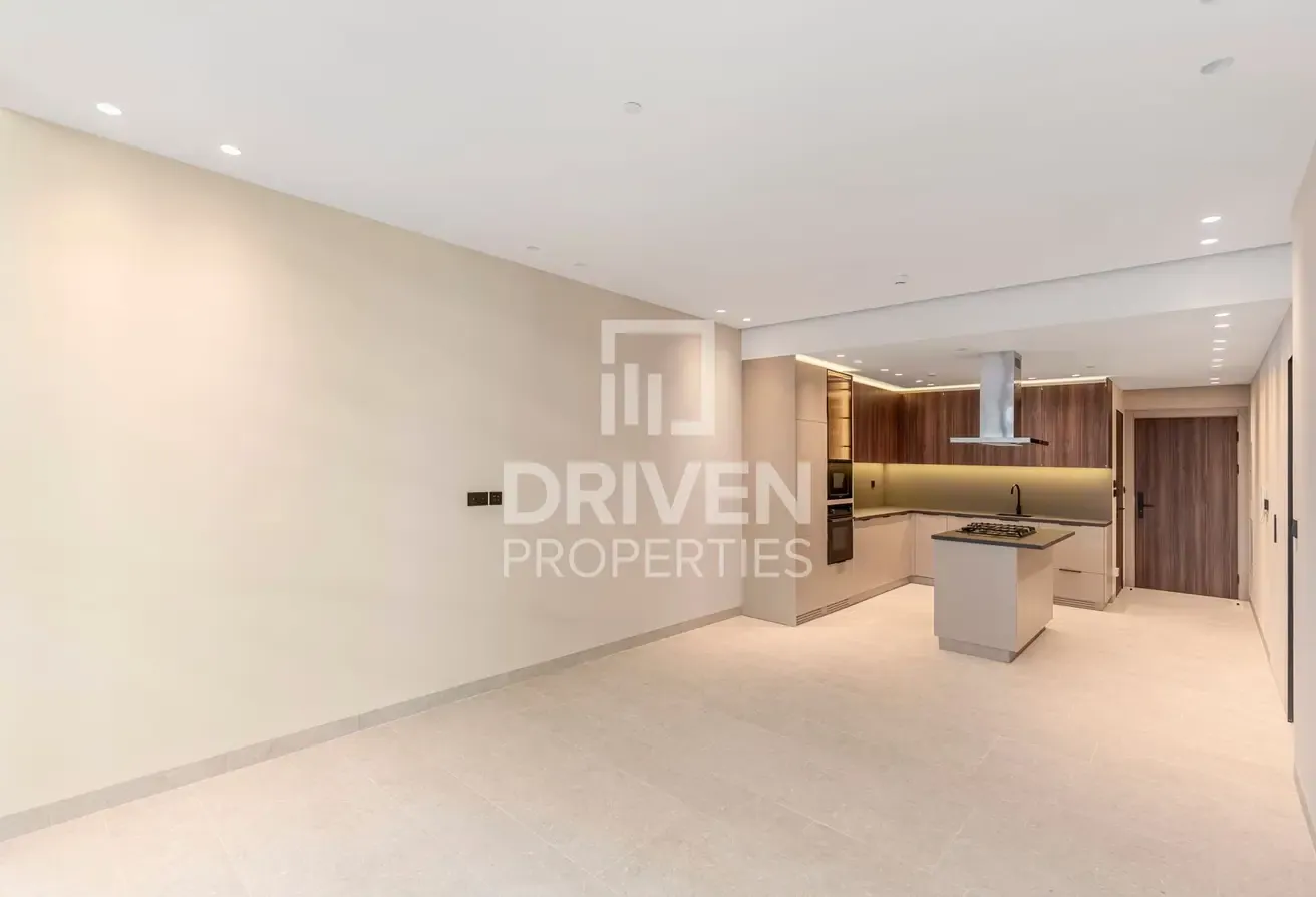JGC Public Park View | 6 Cheques | Semi Furnished