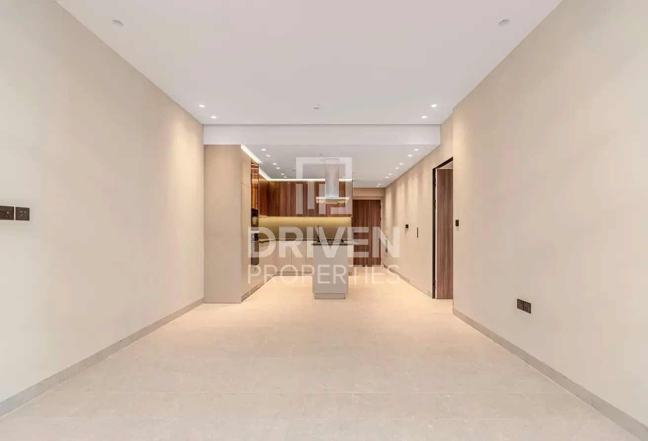 JGC Public Park View | 6 Cheques | Semi Furnished