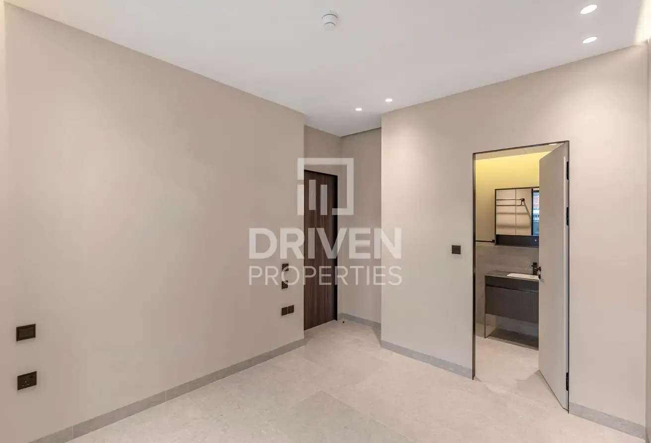 JGC Public Park View | 6 Cheques | Semi Furnished