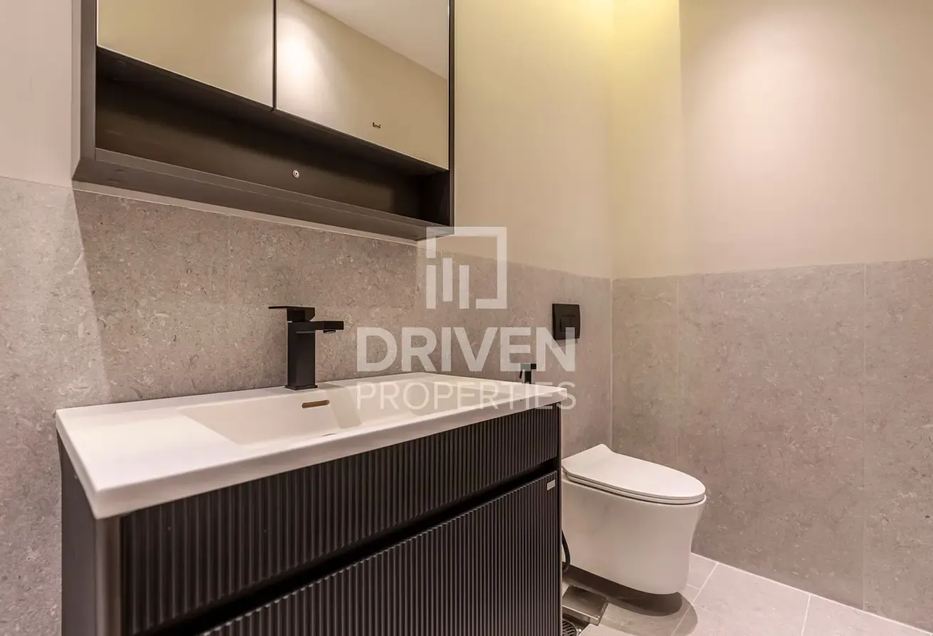 JGC Public Park View | 6 Cheques | Semi Furnished