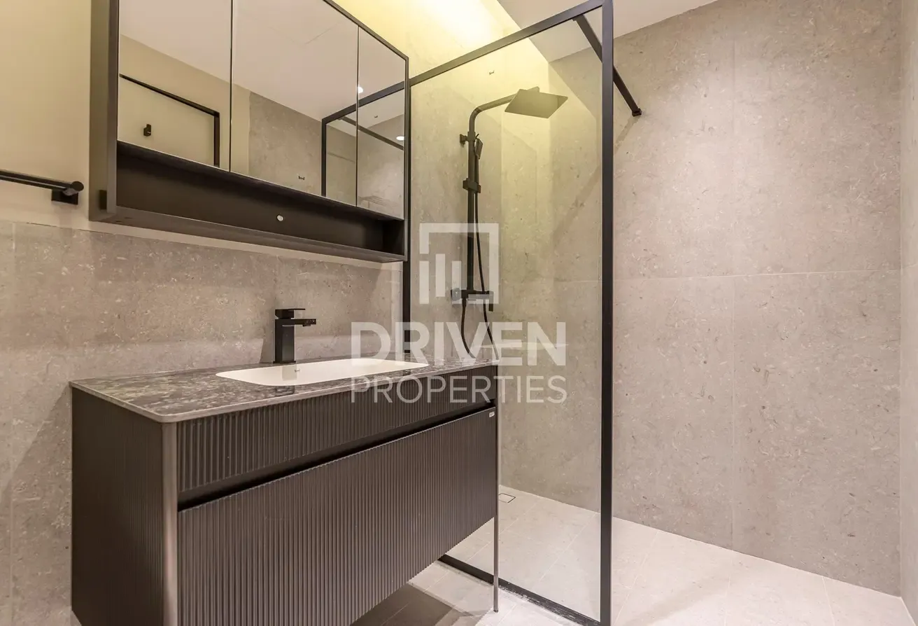 JGC Public Park View | 6 Cheques | Semi Furnished