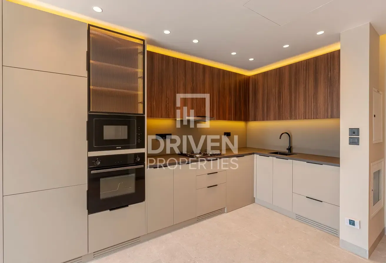 Brand New | Up to 6 Cheques | Great View