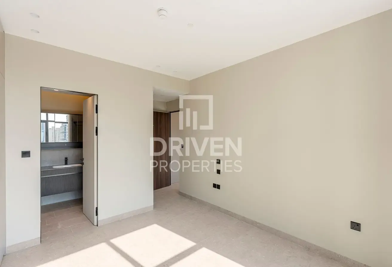 Brand New | Up to 6 Cheques | Great View