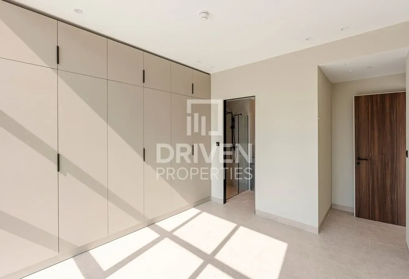 Brand New | Up to 6 Cheques | Great View