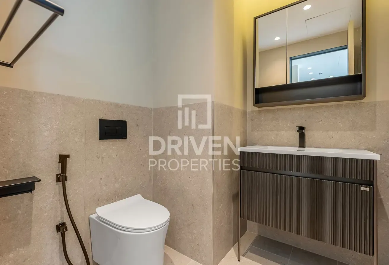 Brand New | Up to 6 Cheques | Great View
