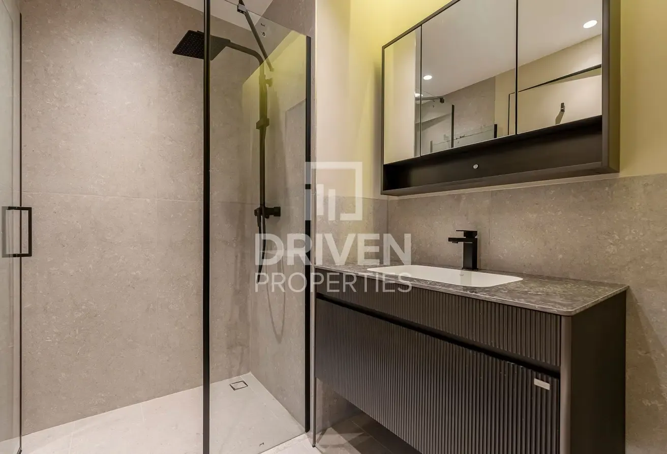 Brand New | Up to 6 Cheques | Great View