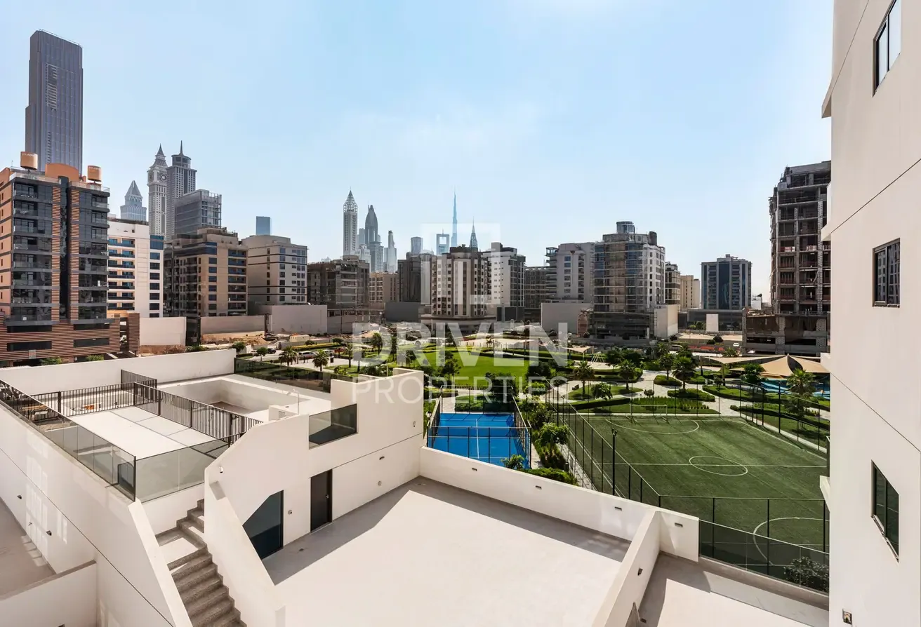 Park View and Burj Khalifa | Vacant Unit