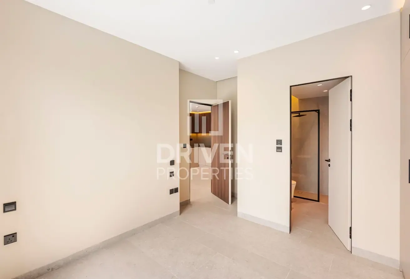 Park View and Burj Khalifa | Vacant Unit