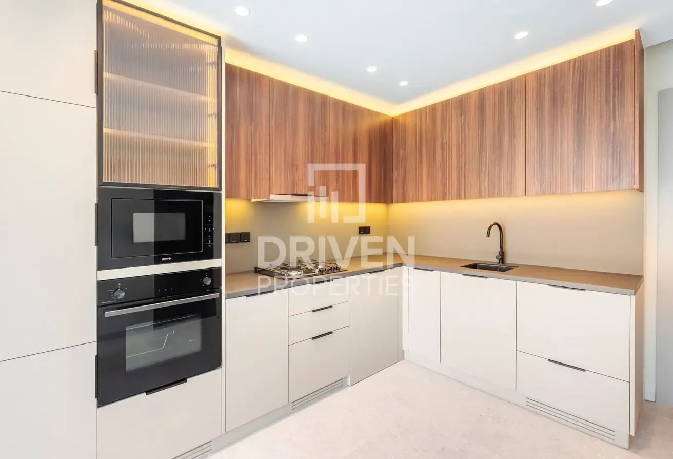 Park View and Burj Khalifa | Vacant Unit