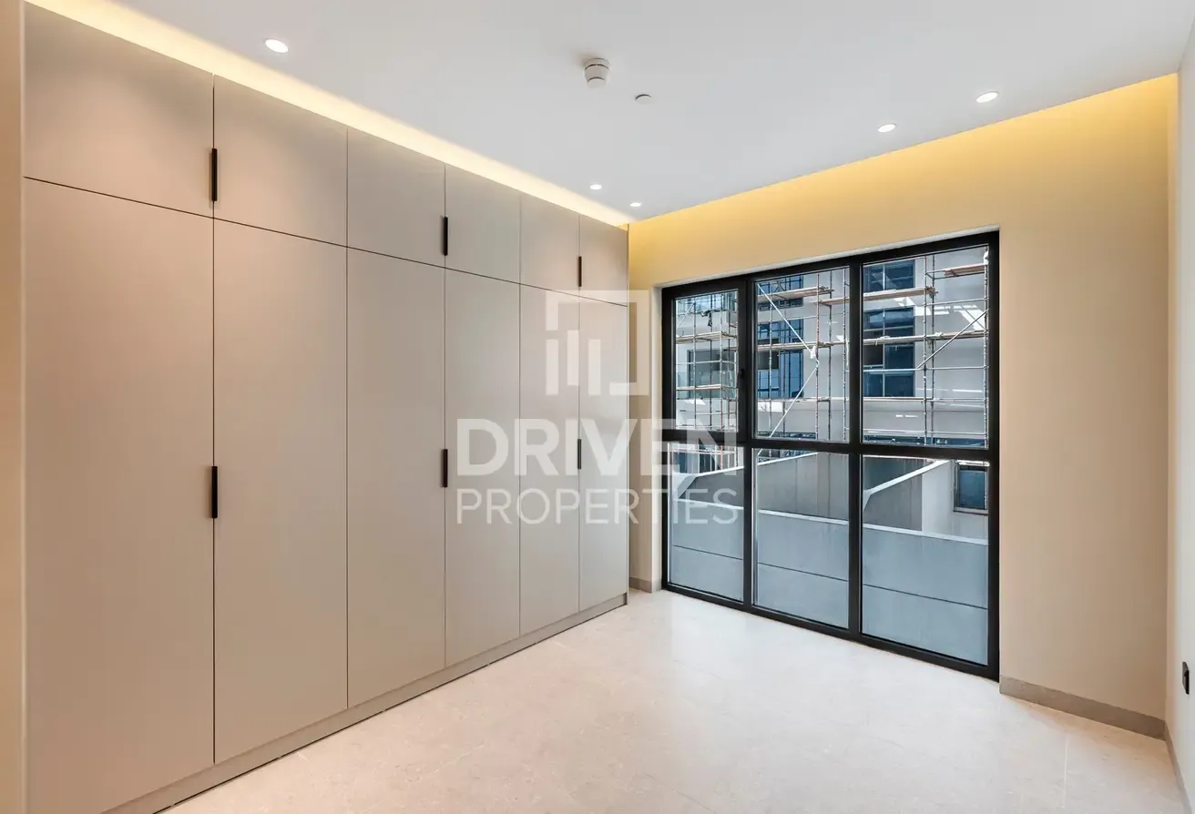 Brand New | 6 Cheques Available | Urban Living