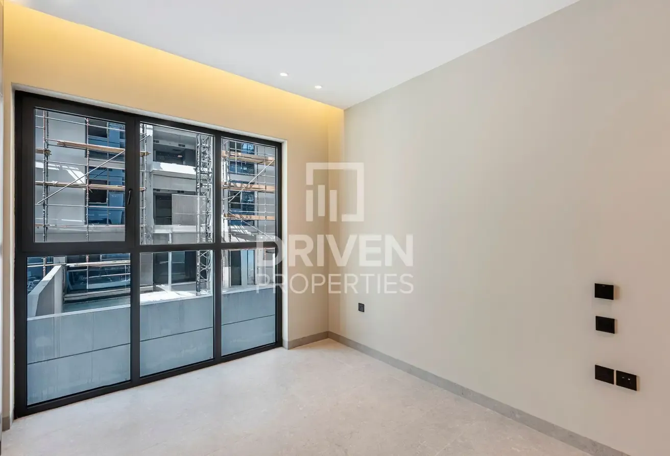 Brand New | 6 Cheques Available | Urban Living