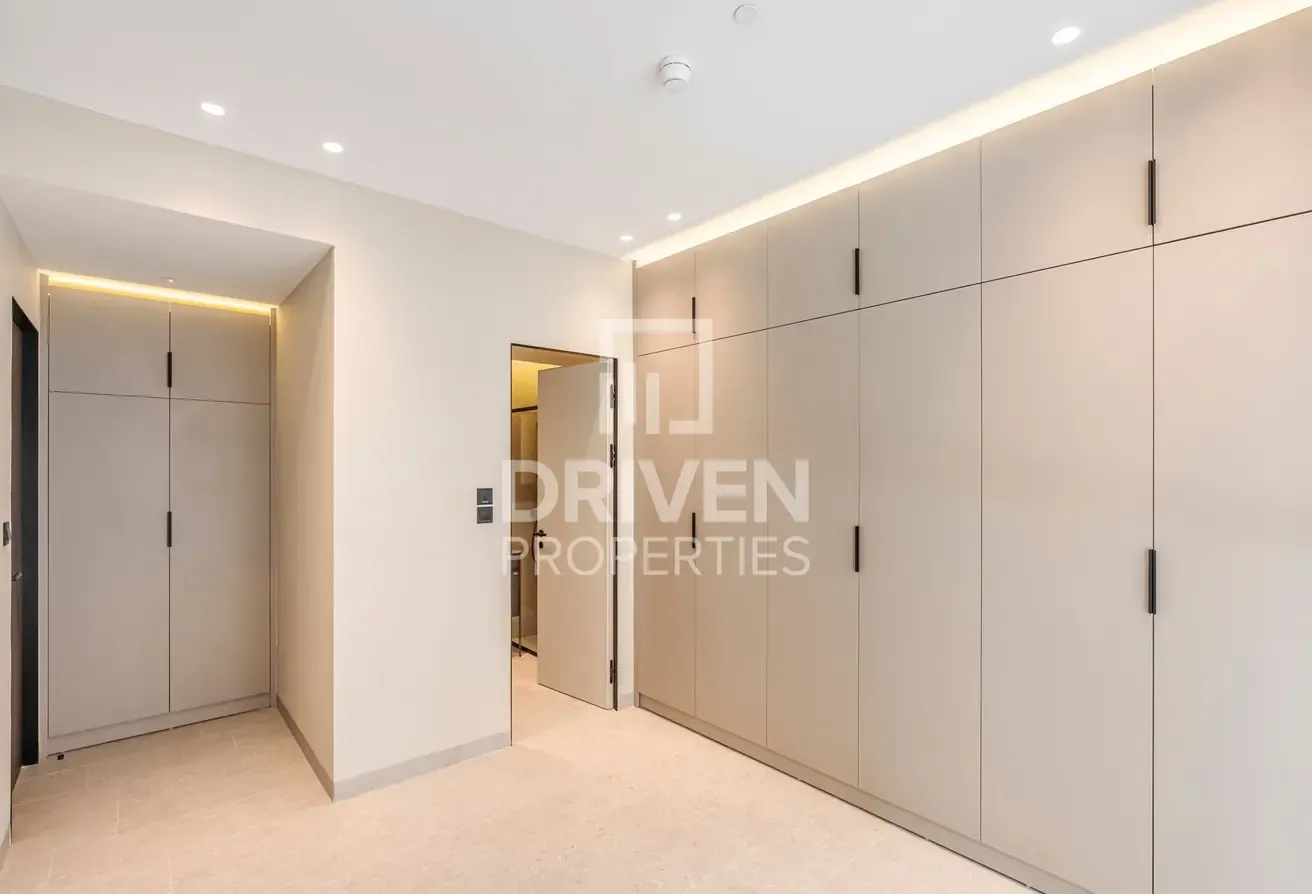 Brand New | 6 Cheques Available | Urban Living