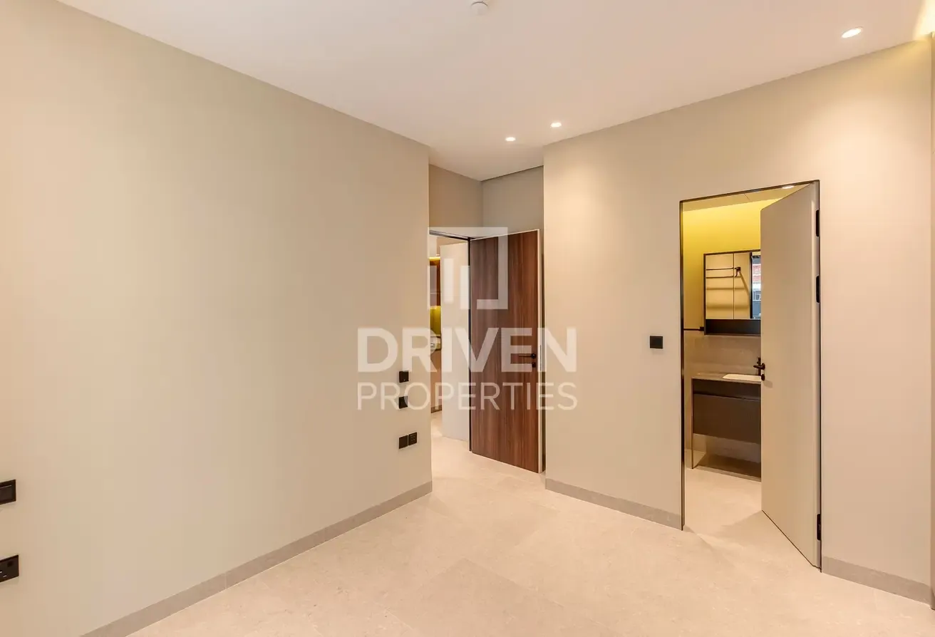 Semi Furnished | Park and City View | Vacant