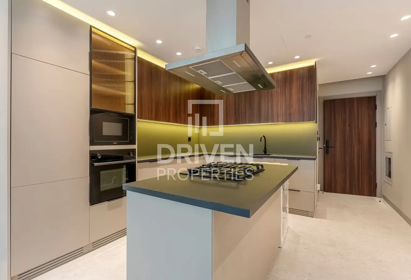 Semi Furnished | Park and City View | Vacant