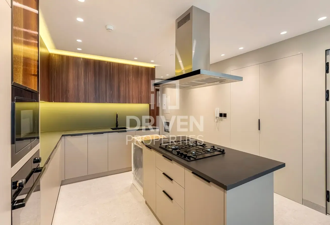 Semi Furnished | Park and City View | Vacant