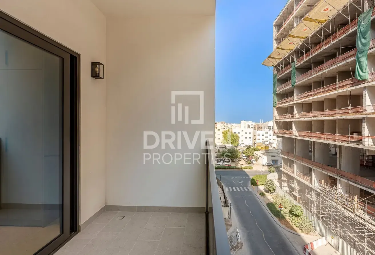 Semi Furnished | Park and City View | Vacant