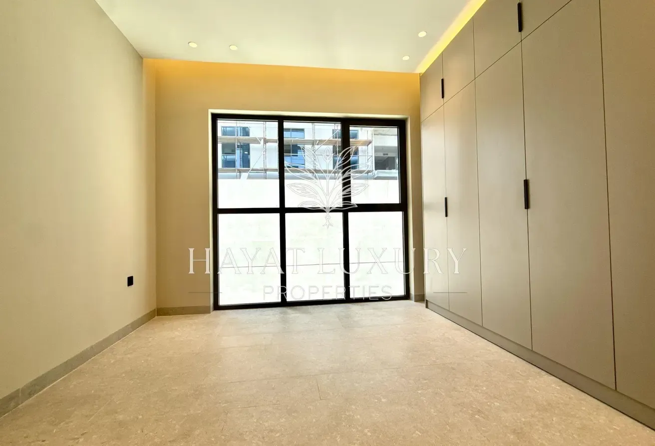 Direct Park Access | Brand New | 6 Cheques