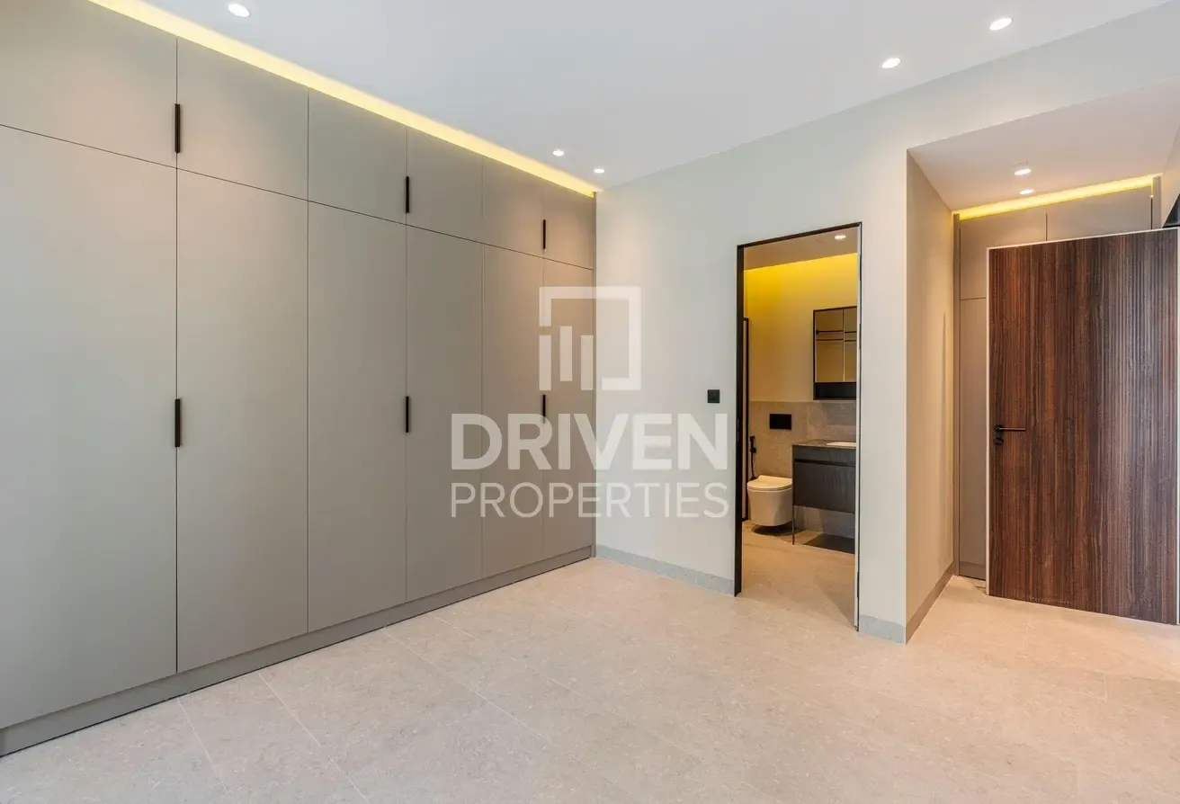 Modern Living | 6 Cheques Available | Vacant