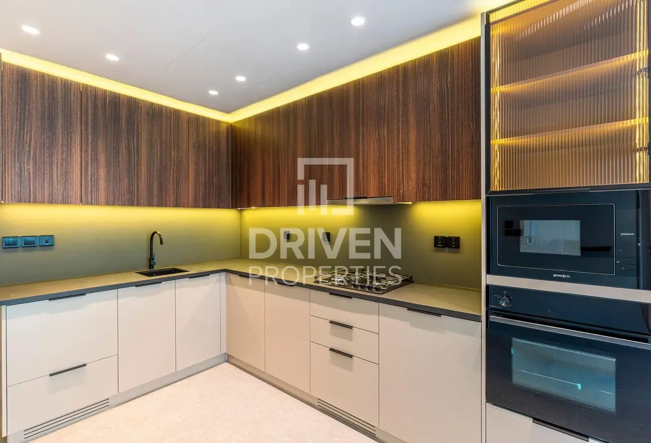 Modern Living | 6 Cheques Available | Vacant