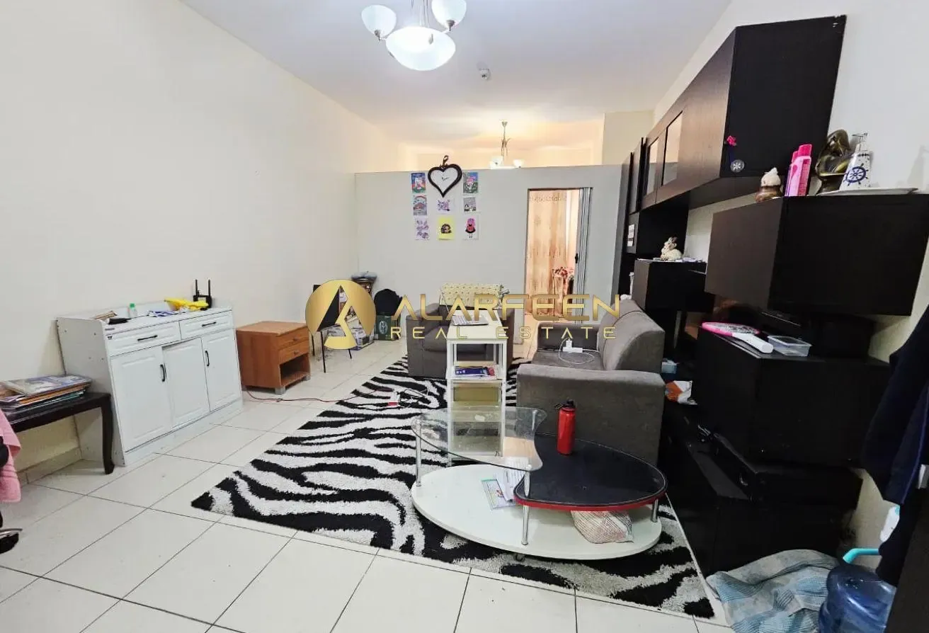 Furnished studio | Near School , Mall and Park
