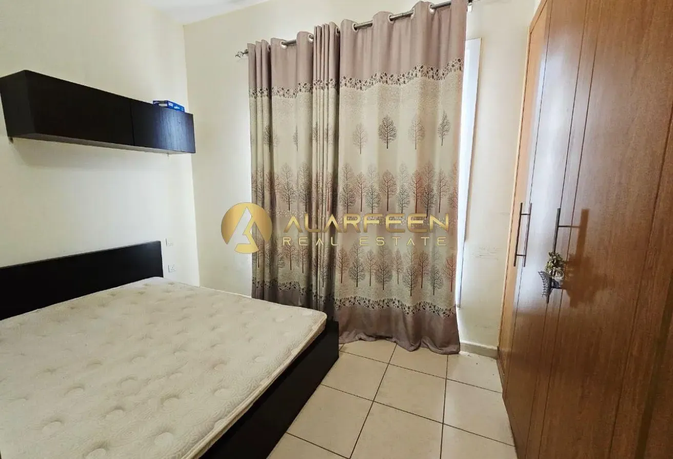 Furnished studio | Near School , Mall and Park
