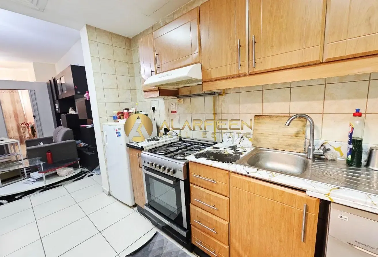 Furnished studio | Near School , Mall and Park