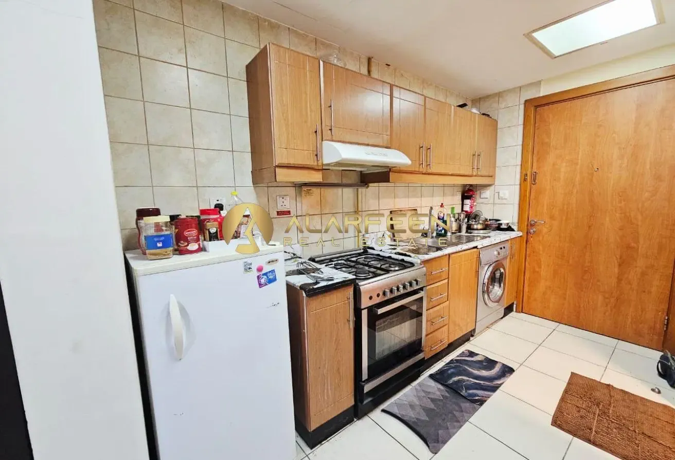 Furnished studio | Near School , Mall and Park