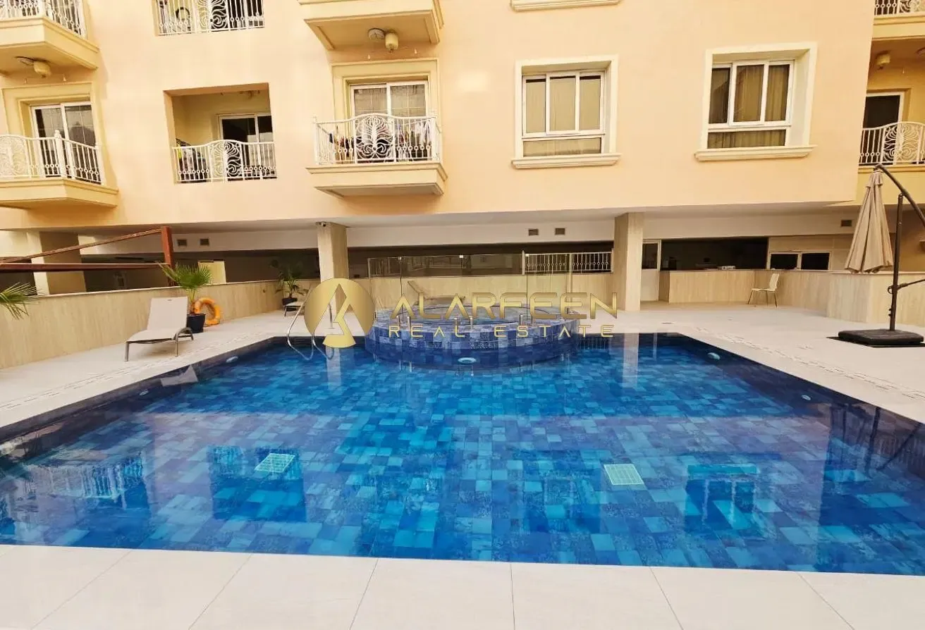 Furnished studio | Near School , Mall and Park